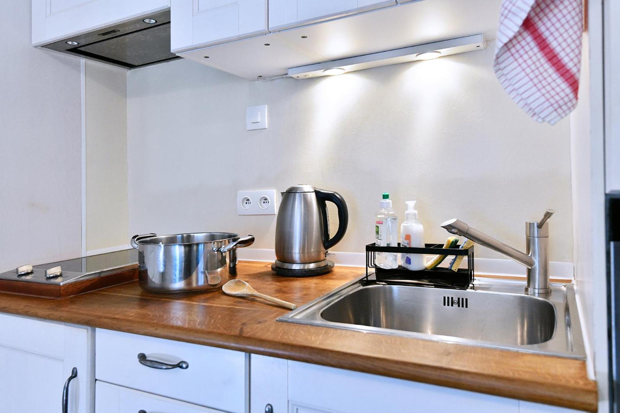 Apartment Romantic In Center Of *